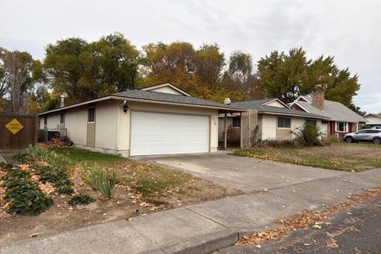 1536 SW 44th St Pendleton, OR 97801, Umatilla County