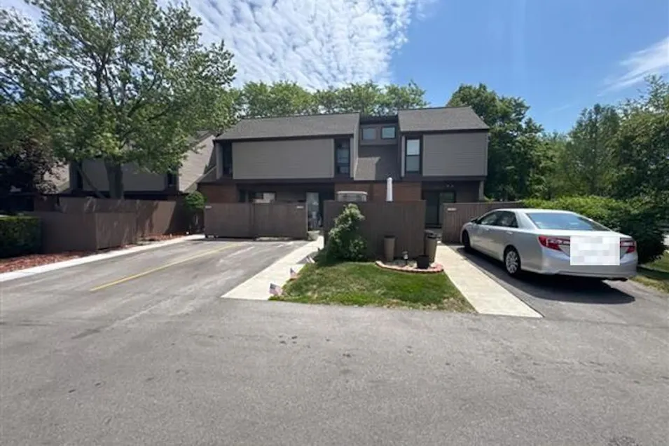 5209 S 13th St 1813 Milwaukee, WI 53213, Milwaukee County