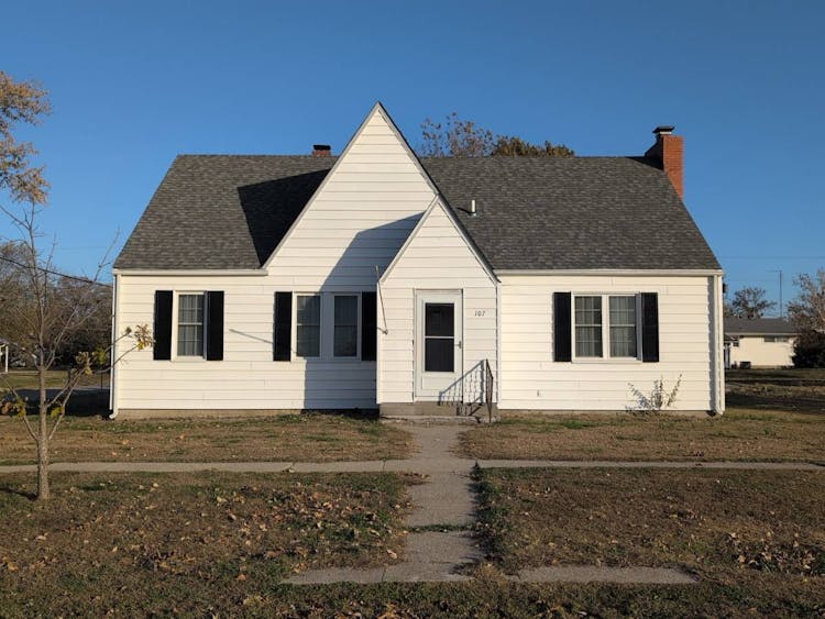 107 N. Third Street Irvington, IL 62848, Washington County