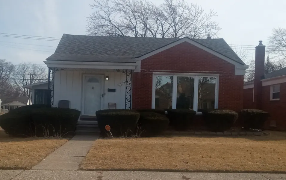 22860 Lexington Ave Eastpointe, MI 48021, Macomb County