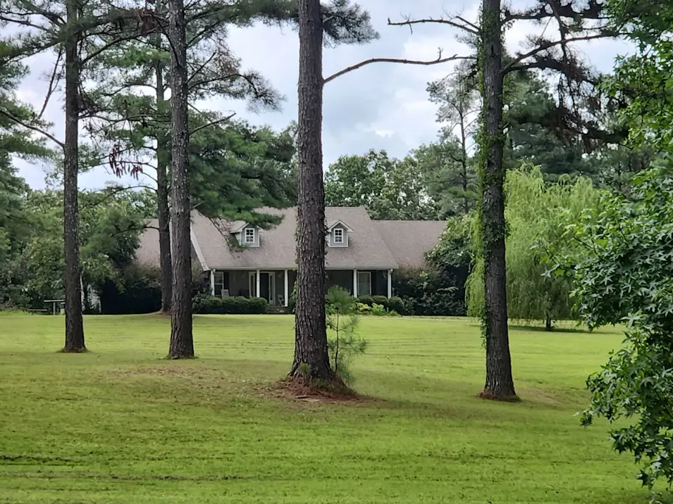 72 Twin Lks Dr Michie, TN 38357, McNairy County