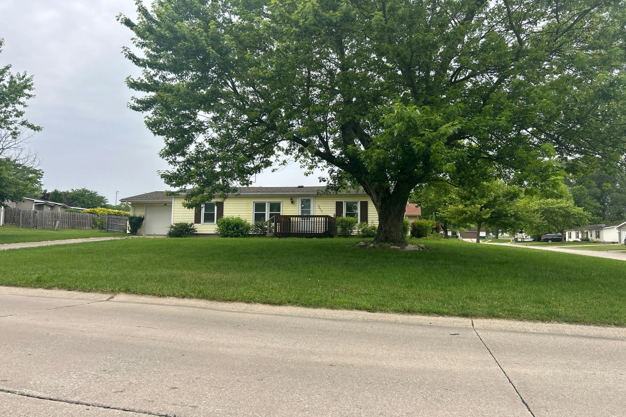 Arapaho Trl, Fort Wayne, IN 46825