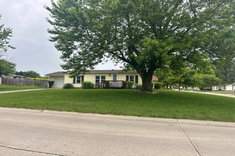 5613 Arapaho Trail Fort Wayne, IN 46825, Allen County