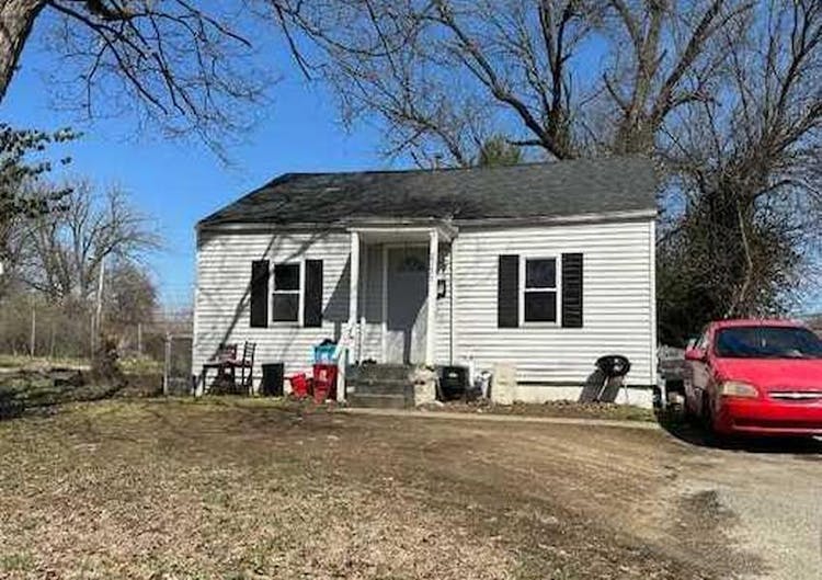 2727 Algonquin Pkwy Louisville, KY 40210, Jefferson County