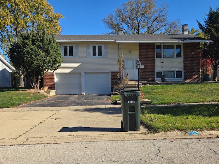 4255 Dixon Drive Hoffman Estates, IL 60192, Cook County