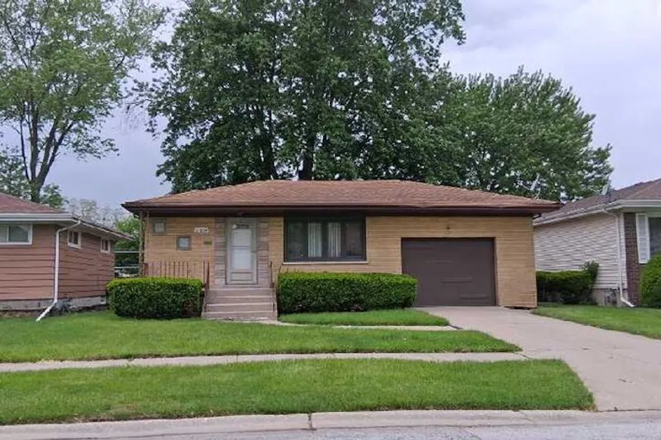 17034 Henry St Lansing, IL 60438, Cook County
