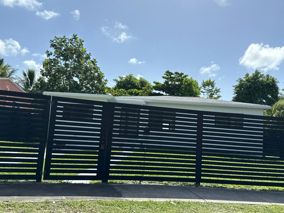 11th Ct, North Miami Beach, FL 33162