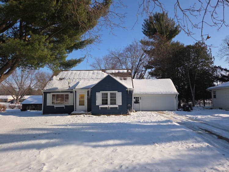 1625 South Demeter Drive Freeport, IL 61032, Stephenson County