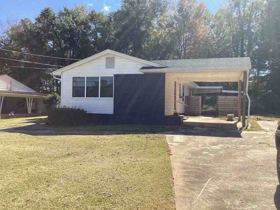 1902 43rd St Valley, AL 36854, Chambers County