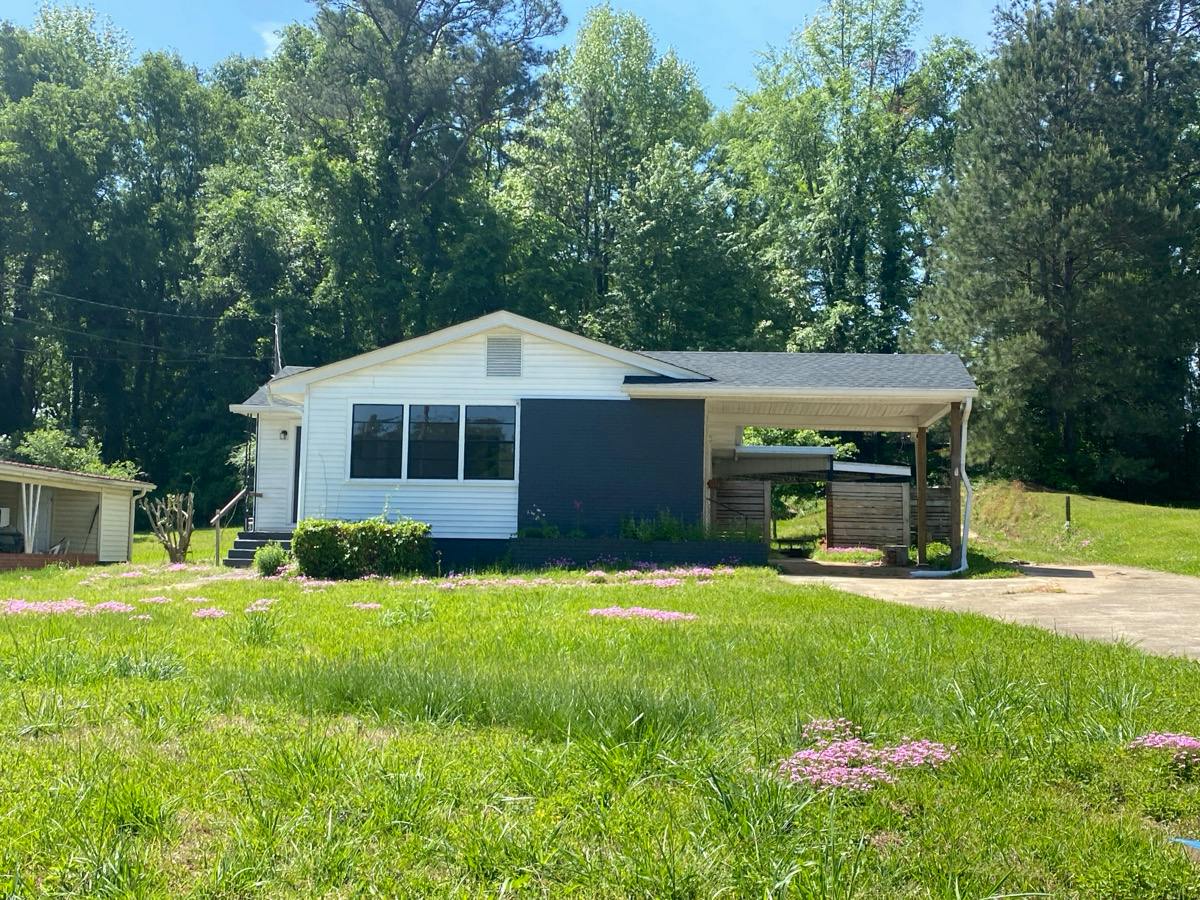 43rd St, Valley, AL 36854
