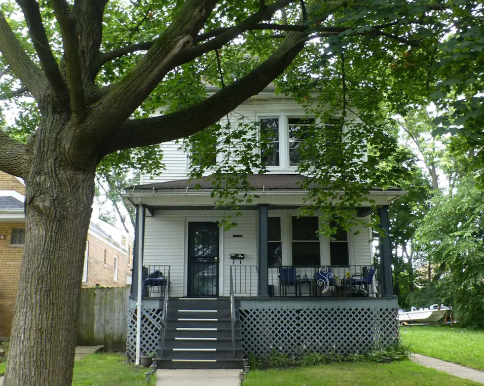 8413 South Kingston Avenue Chicago, IL 60617, Cook County