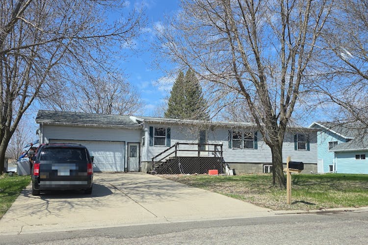 205 O`connor St Lakefield, MN 56150, Jackson County