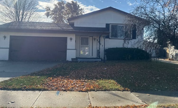 7821 W Hustis Street Milwaukee, WI 53223, Milwaukee County