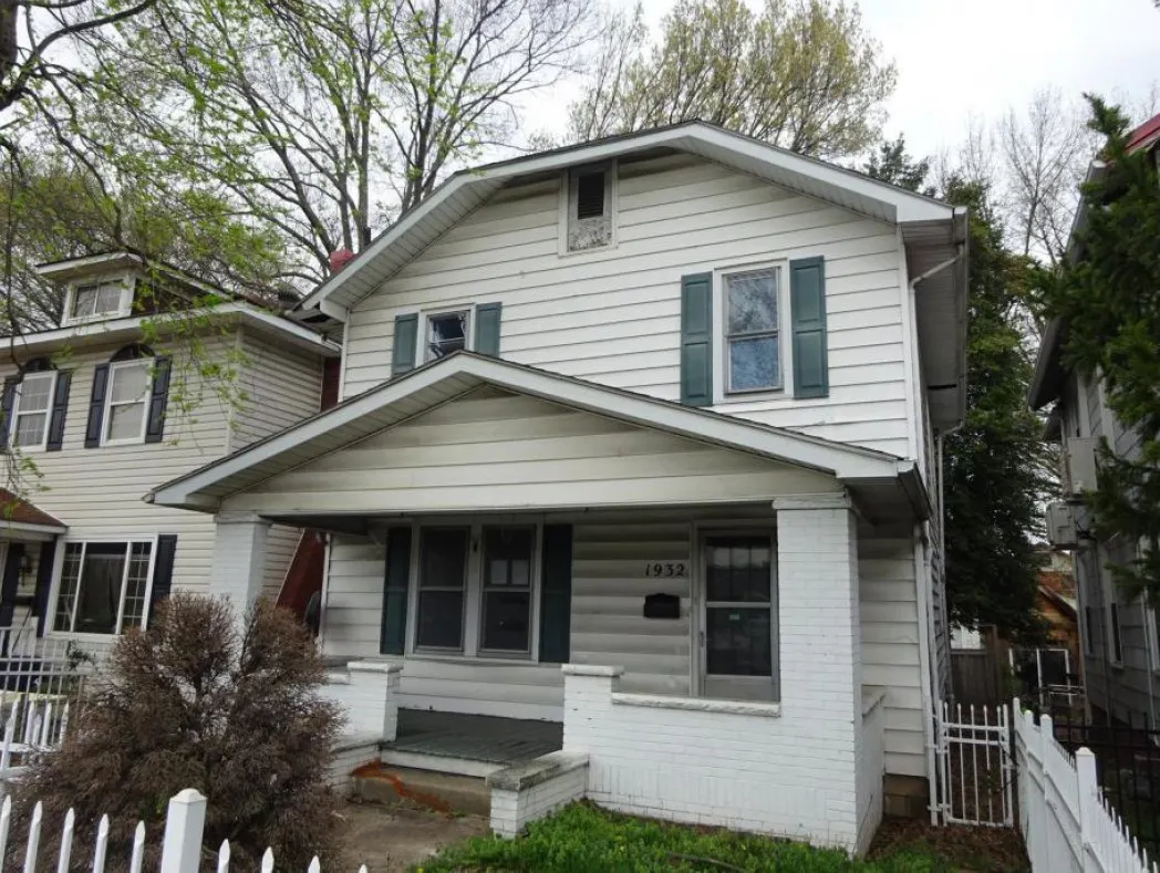 Adams Ave, Huntington, WV 25704