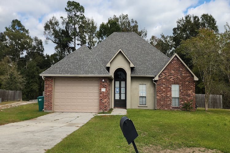 22782 Greencliff Dr Denham Springs, LA 70726, Livingston County