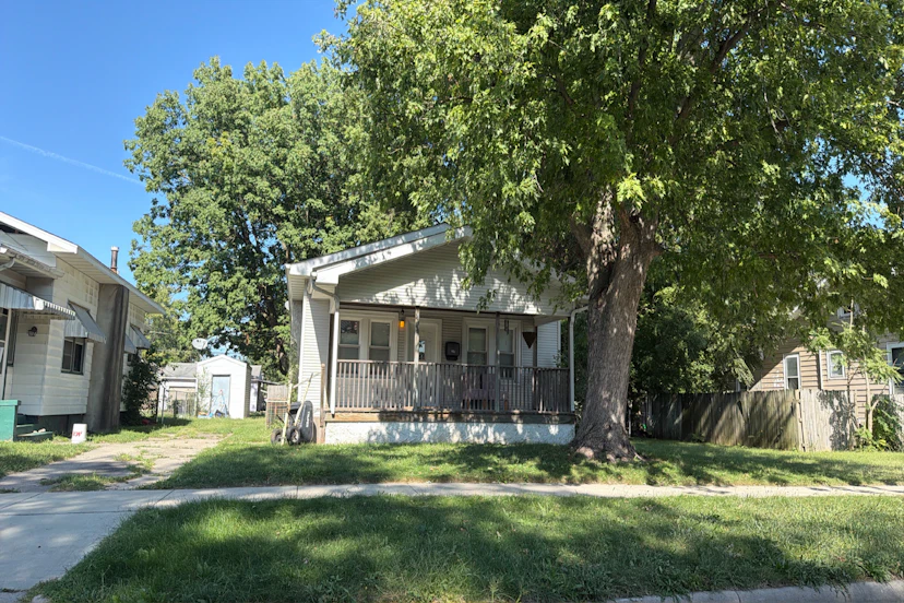 1122 Pekin St