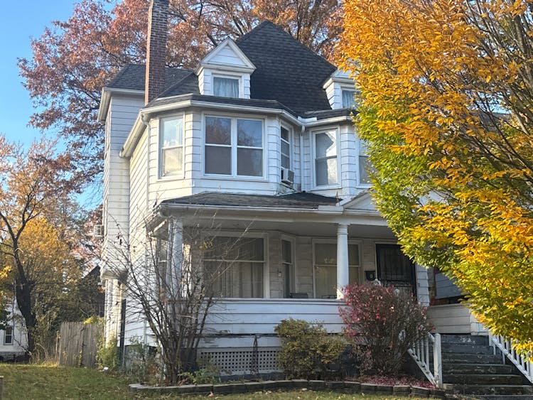 1868 E Knowles St Cleveland, OH 44112, Cuyahoga County