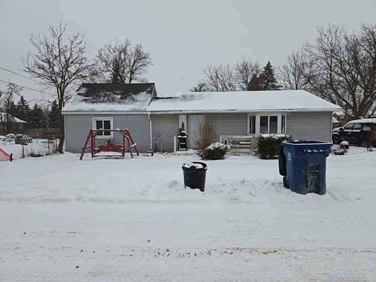 1027 Harriet St Mount Morris, MI 48458, Genesee County