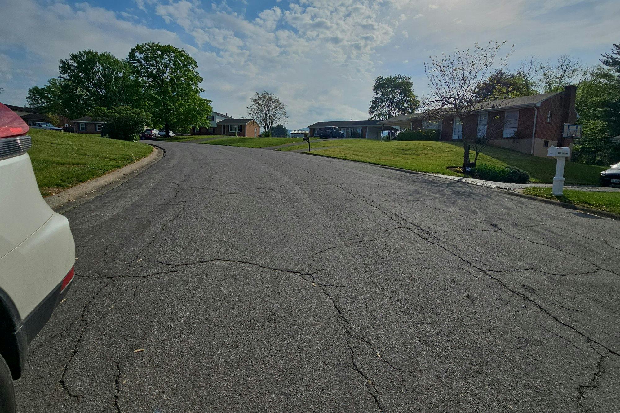 Palm Valley Rd, Roanoke, VA 24019