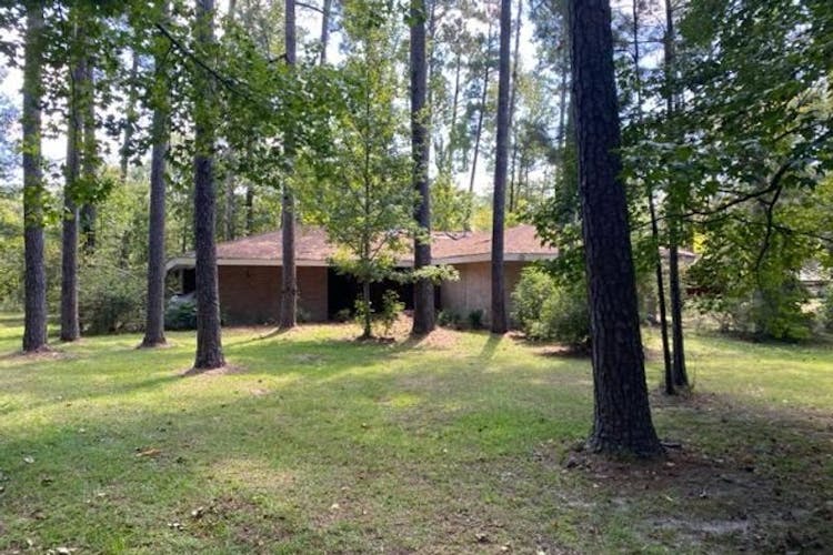 1714 Gaylord Dr Bogalusa, LA 70427, Washington County