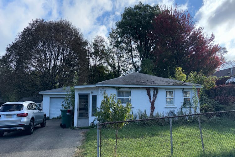 303 Kelso Dr Erie, PA 16505, Erie County