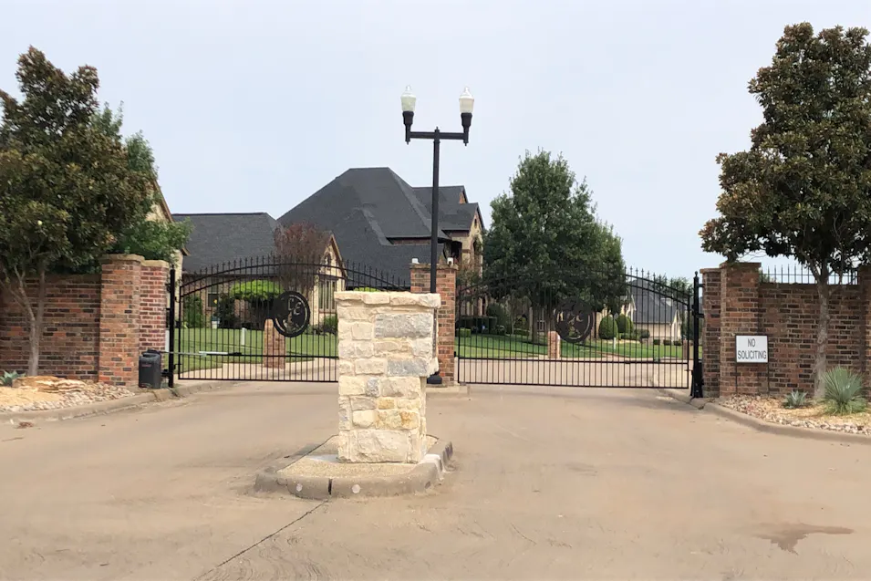206 White Rock Ct Red Oak, TX 75154, Ellis County