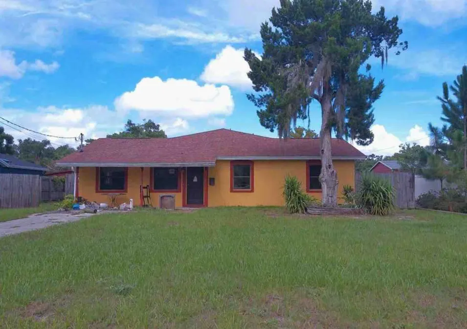 709 N Disston Ave Tavares, FL 32778, Lake County