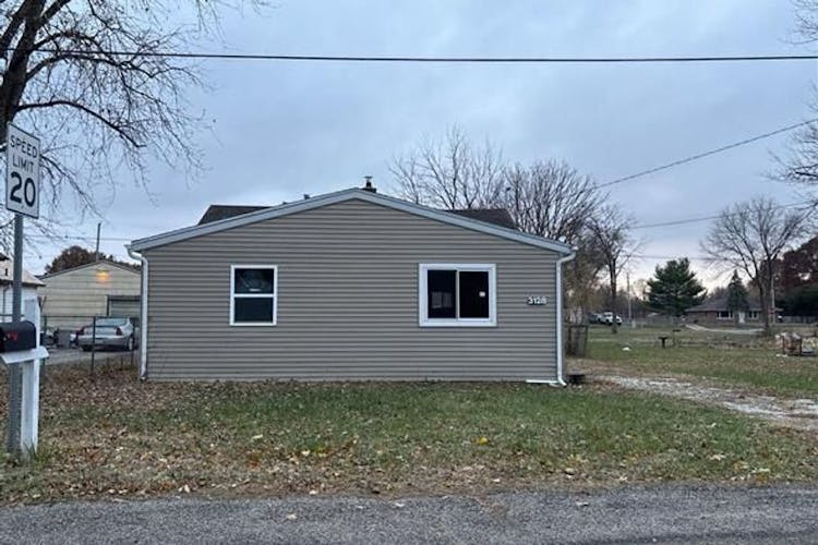 3128 W Humboldt St Peoria, IL 61605, Peoria County