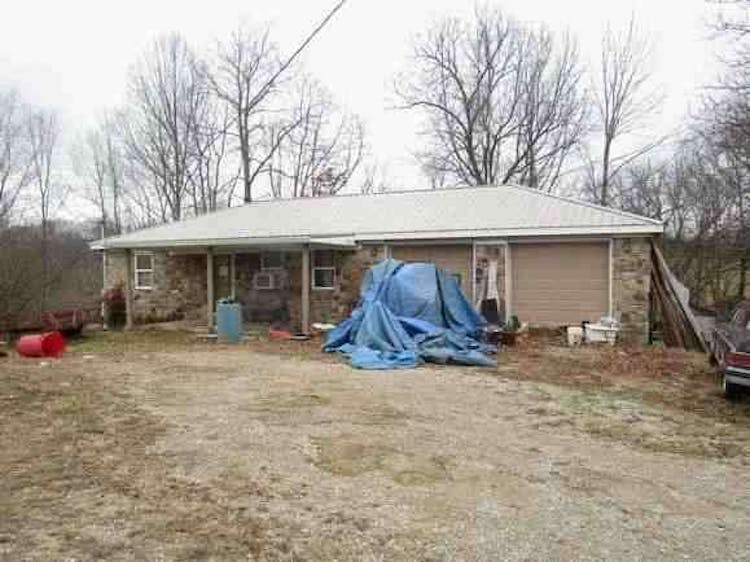 3136 mullins Road Byrdstown, TN 38549, Pickett County
