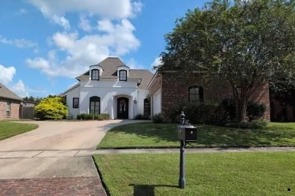 14328 Lake Path Dr Prairieville, LA 70769, Ascension County