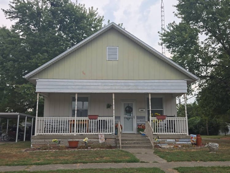 400 N 20th St Herrin, IL 62948, Williamson County