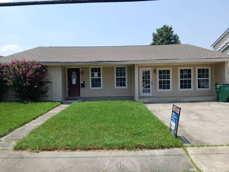 540 Oakwood Drive Gretna, LA 70056, Jefferson County