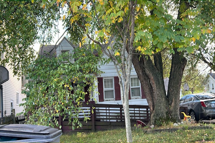 1845 Berkshire Toledo, OH 43613, Lucas County