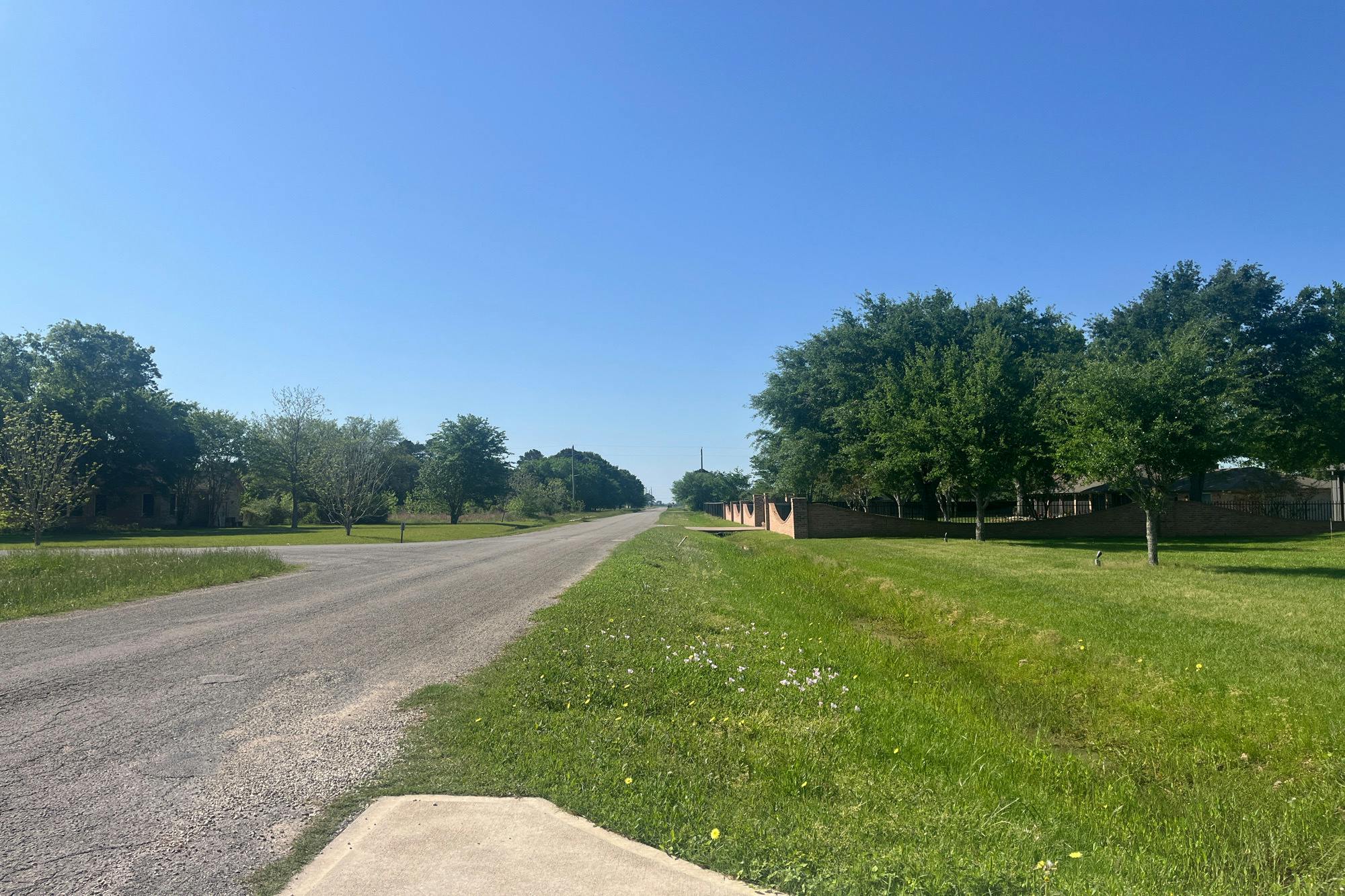 Falcon Dr, Brookshire, TX 77423