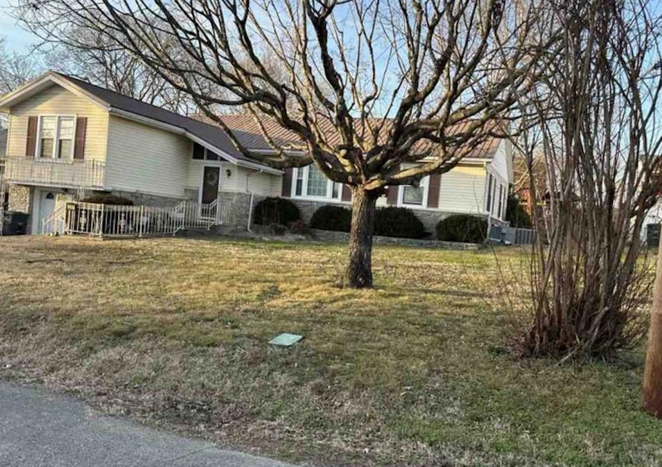 1507 Lawndale St Fayetteville, TN 37334, Lincoln County