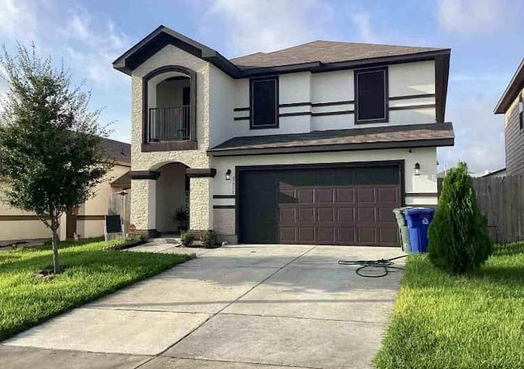 5611 Lone Star Loop Laredo, TX 78046, Webb County