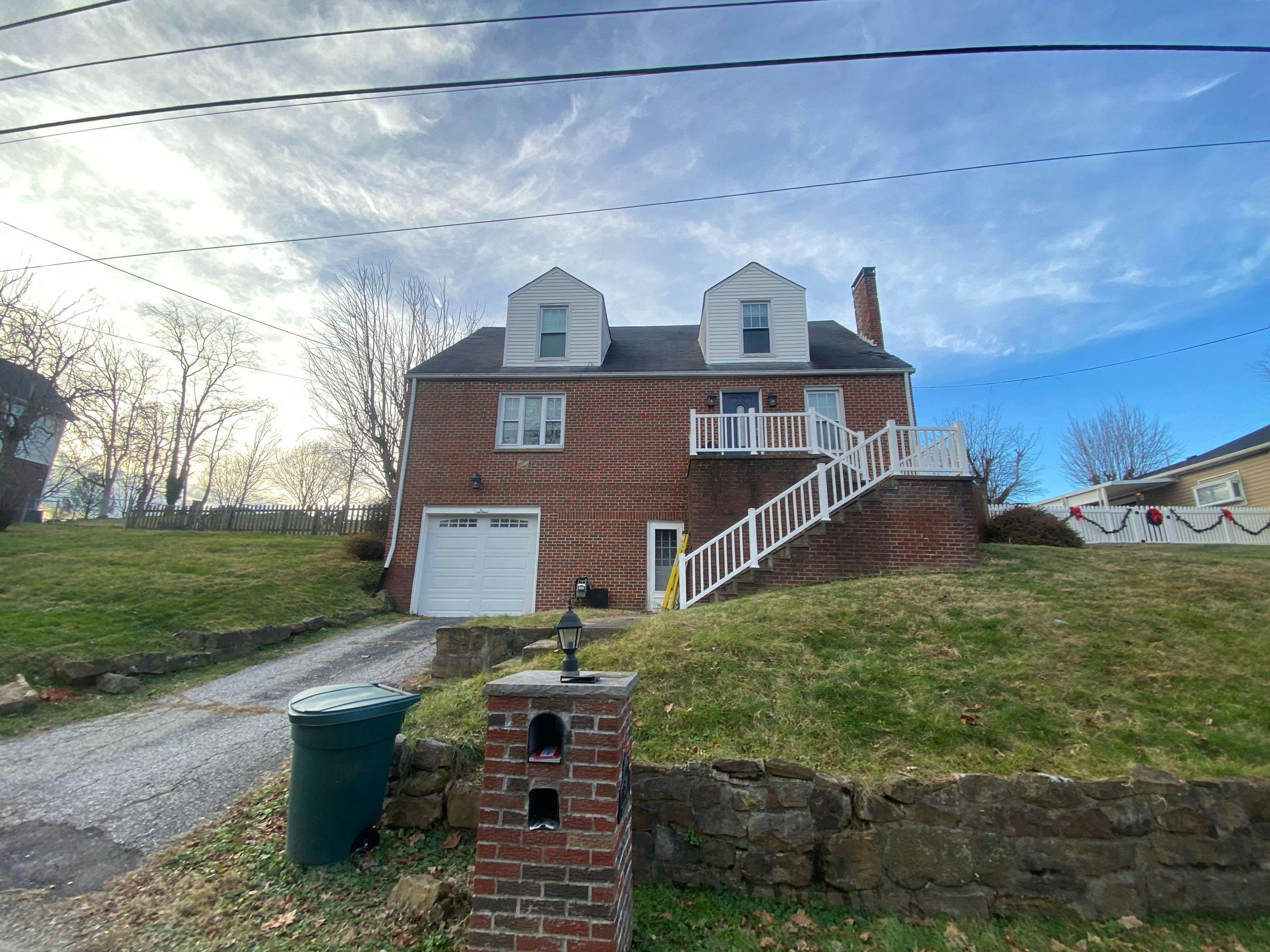 Skyline Dr, Charleston, WV 25302