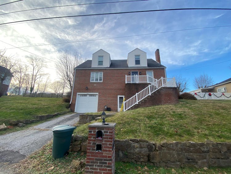 314 Skyline Dr Charleston, WV 25302, Kanawha County