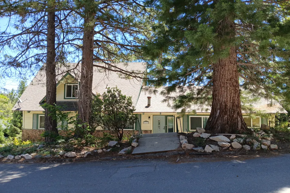 943 Nadelhorn Dr Lake Arrowhead, CA 92352, San Bernardino County