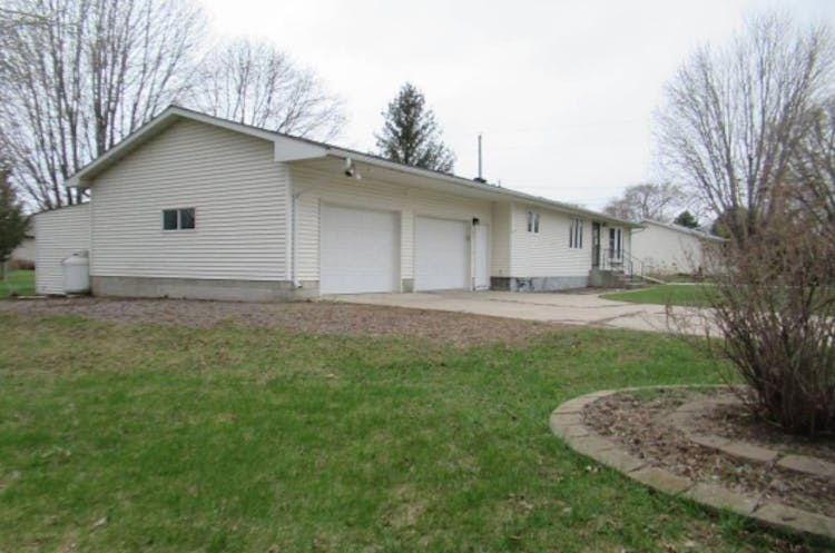 690 10th St Granite Falls, MN 56241, Yellow Medicine County