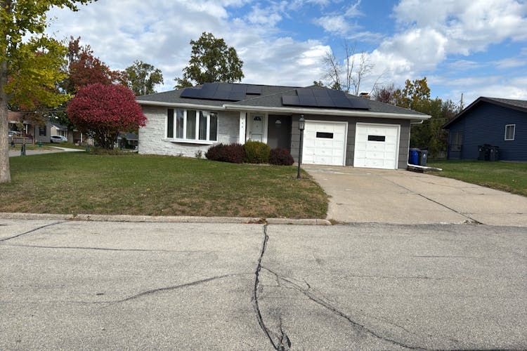 744 30th St NE Cedar Rapids, IA 52402, Linn County