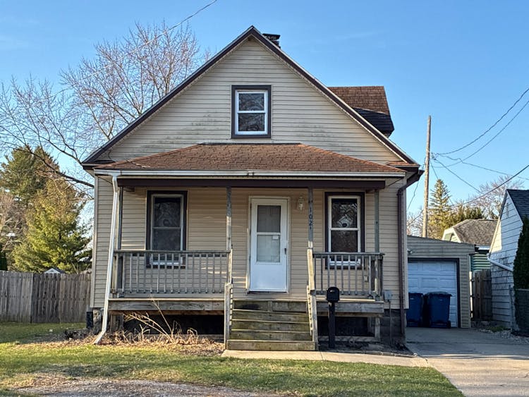 102 Nebobish Ave Essexville, MI 48732, Bay County