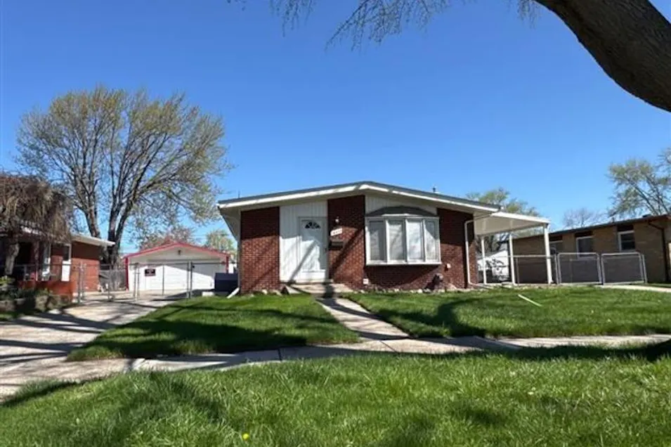 16425 Charleston St Roseville, MI 48066, Macomb County