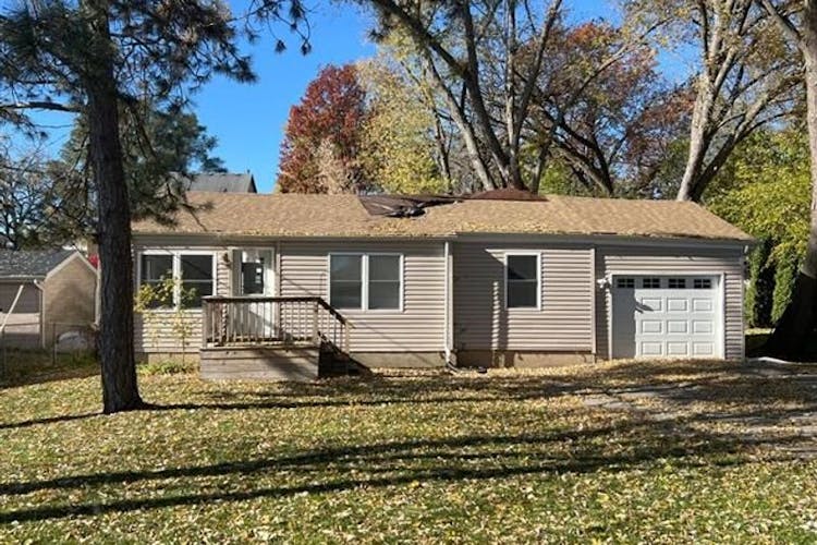 5205 N Lake St McHenry, IL 60050, McHenry County