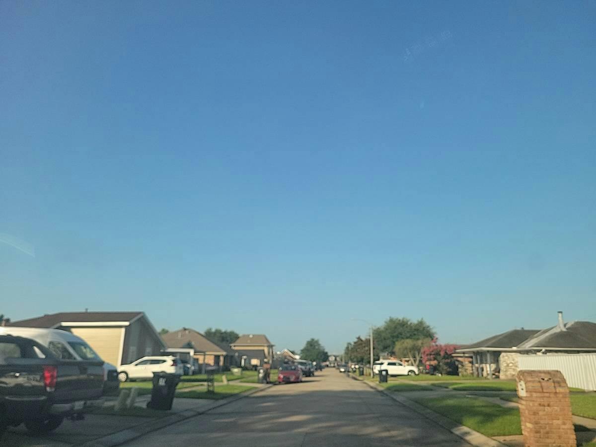 Earl Dr, Meraux, LA 70075