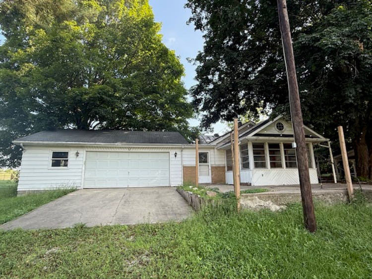 1175 S 450 E Pierceton, IN 46562, Kosciusko County