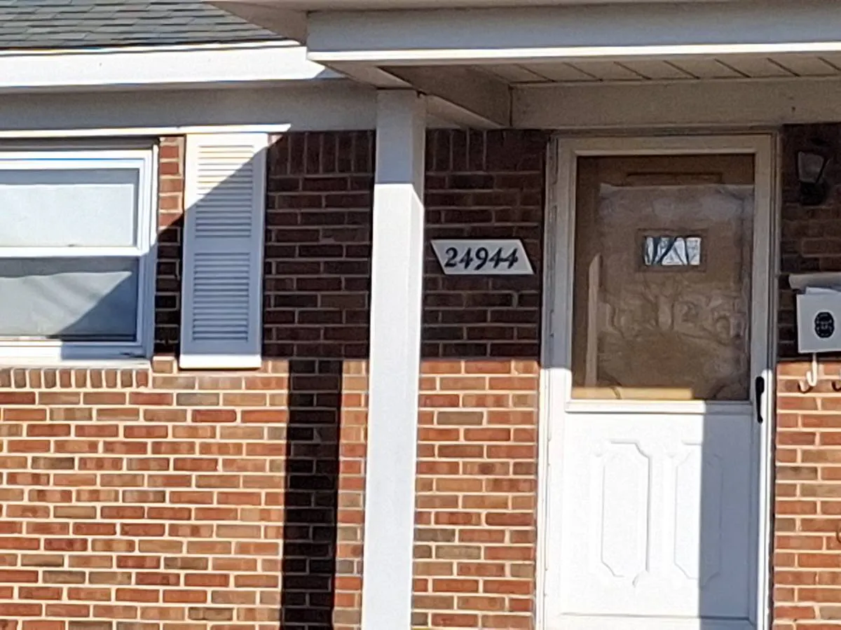 Johnston Ave, Eastpointe, MI 48021