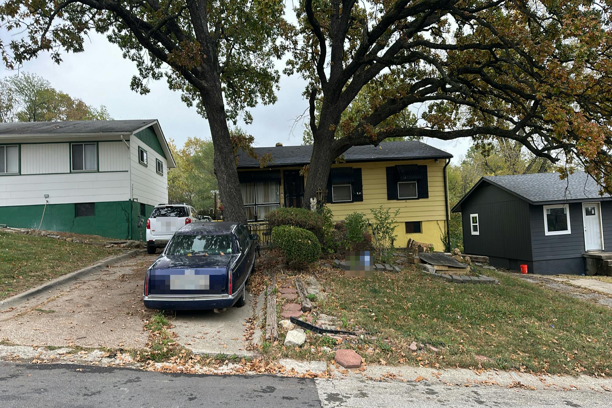 Elmwood Ave, Kansas City, MO 64128