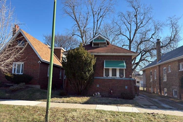 8215 South Kimbark Avenue Chicago, IL 60619, Cook County