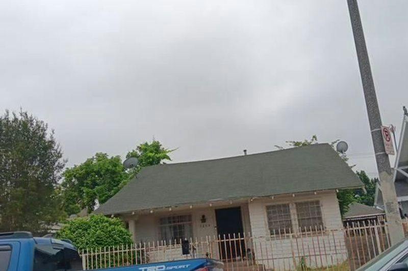 39th Pl, Los Angeles, CA 90037